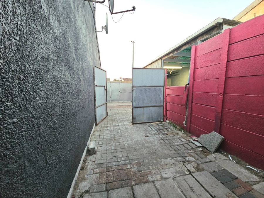  Bedroom Property for Sale in Rocklands Western Cape